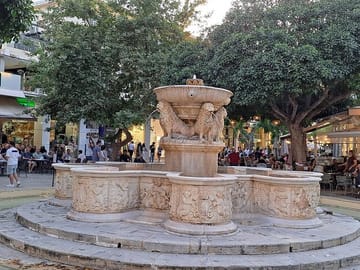 Private Guided Tour of Knossos Palace and Heraklion Shopping