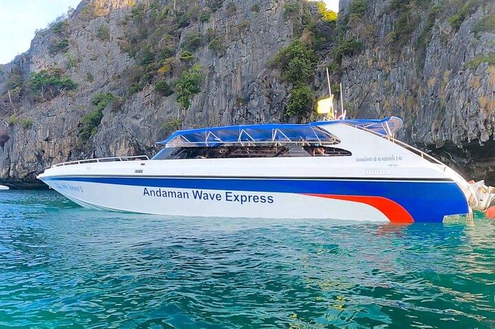 One-Way Arrival Transfer from Phuket Airport to Phi Phi Island by Speedboat