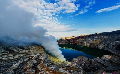 Mount Ijen Crater Overnight Tour from Bali