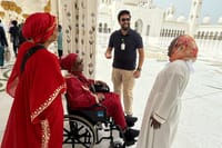 Sheikh Zayed Grand Mosque Tour with Buffet Lunch From Dubai 7