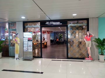 Relax at Tan Son Nhat Airport Business Lounge in Ho Chi Minh City