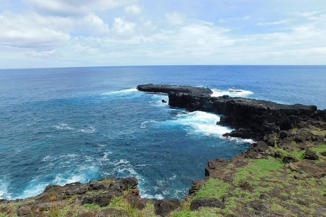 Discover the mystical Easter Island and its famous gigantic stone statues 9