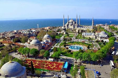 Istanbul Walking Tour: Discover Landmarks, History & Local Delights