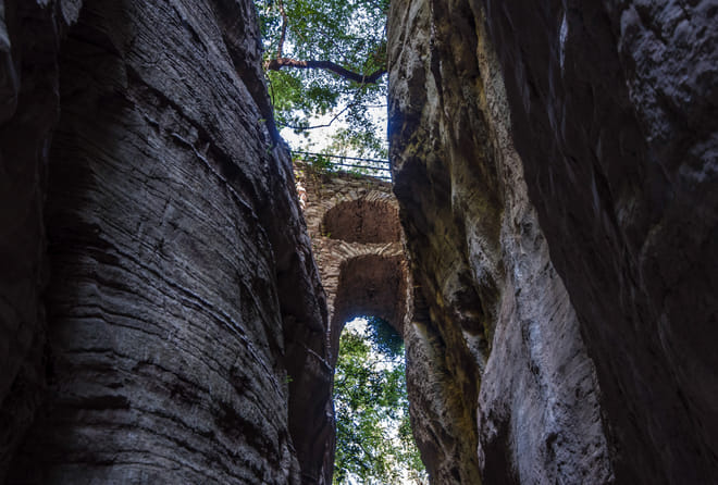 Hiking Ridomo Gorge 5