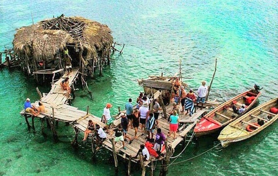Private Tour to Floyd’s Pelican Bar from Montego Bay
