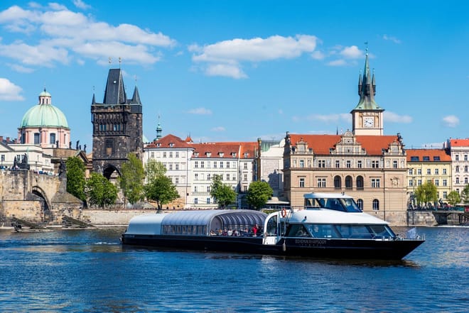 Hop On Hop Off + 1 hr River Cruise