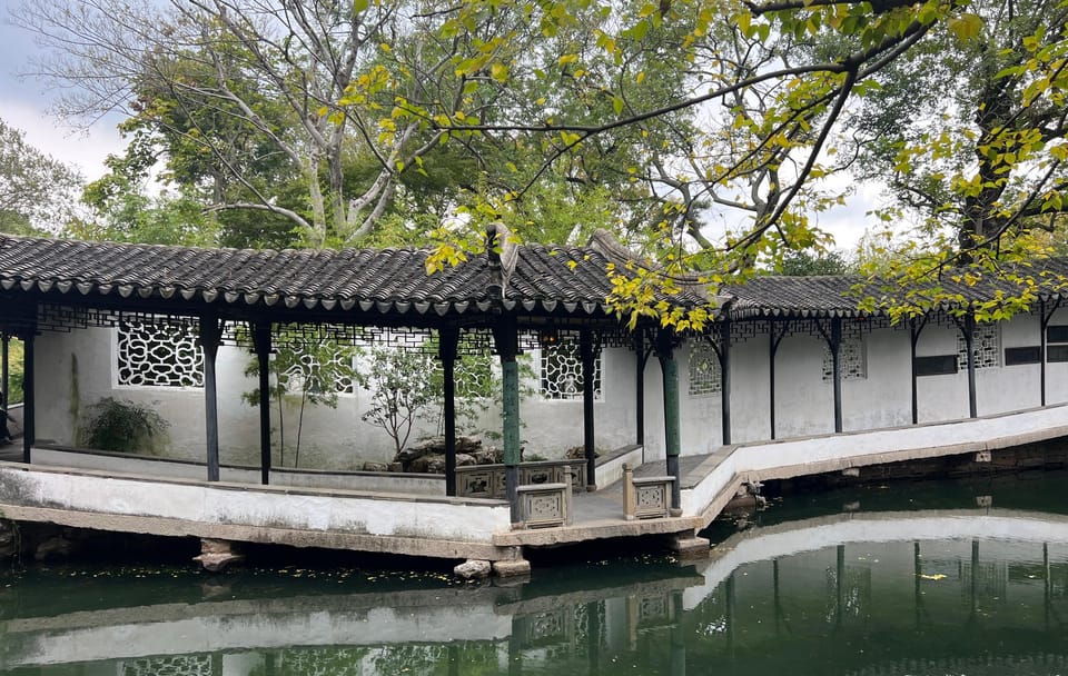 Private Suzhou Tour with Noodle Breakfast and Garden Visit