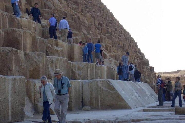 Giza Pyramids Private Tour: Camel Ride & Free Photo Session at Sphinx