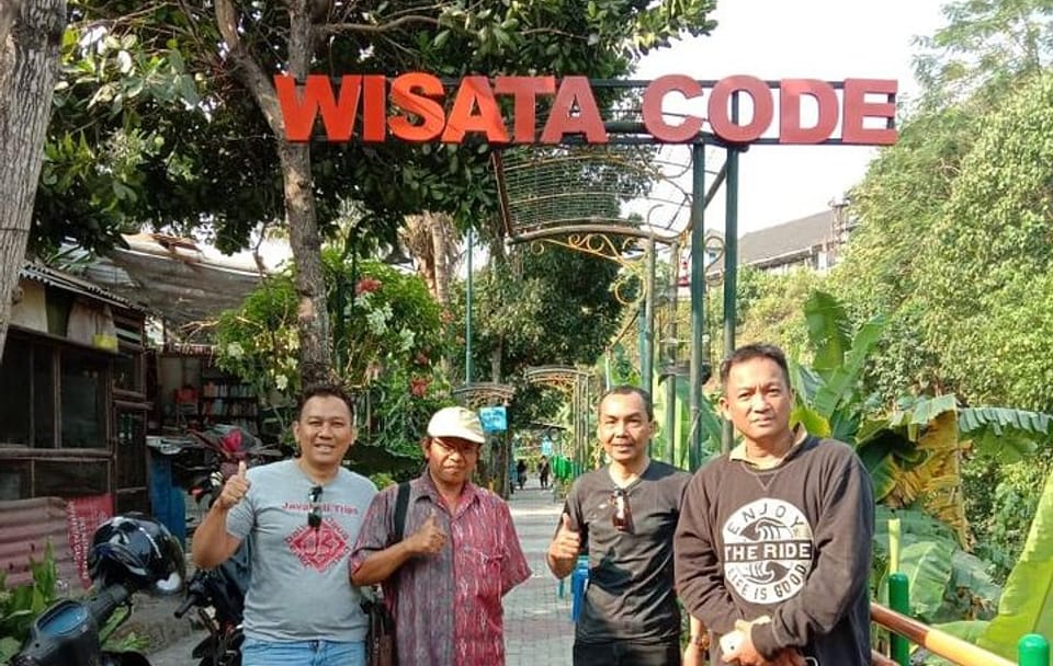Yogyakarta City Walking Tour with Batik Workshop