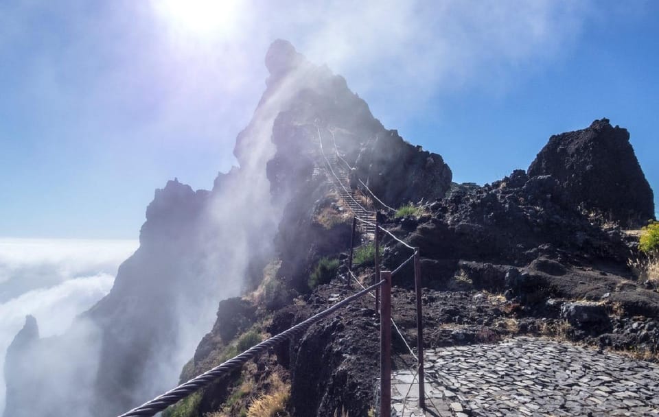 Hiking Transfer from Pico do Areeiro to Achada do Teixeira