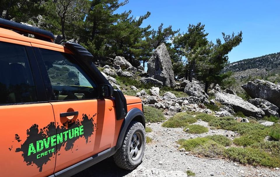 VIP Luxury Private Tour- Half Day – 4×4 Excursion with Land Rover