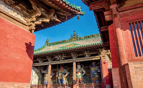 Pingyao Ancient City and Shuanglin Temple Day Tour
