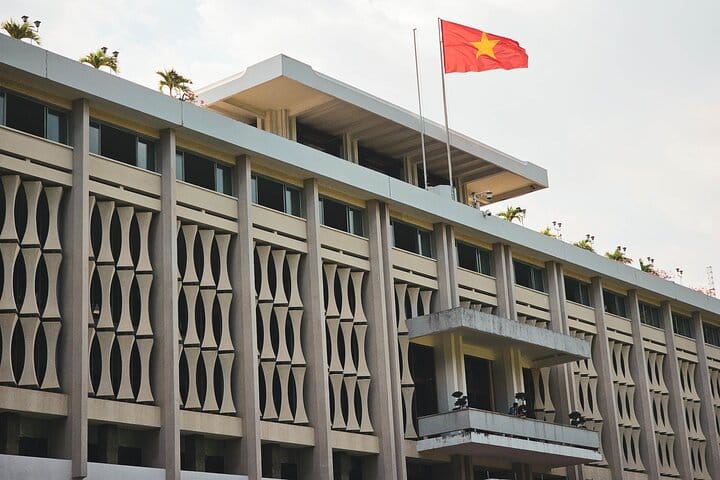 Daily Small Group Tour to Saigon City and Cu Chi Tunnels