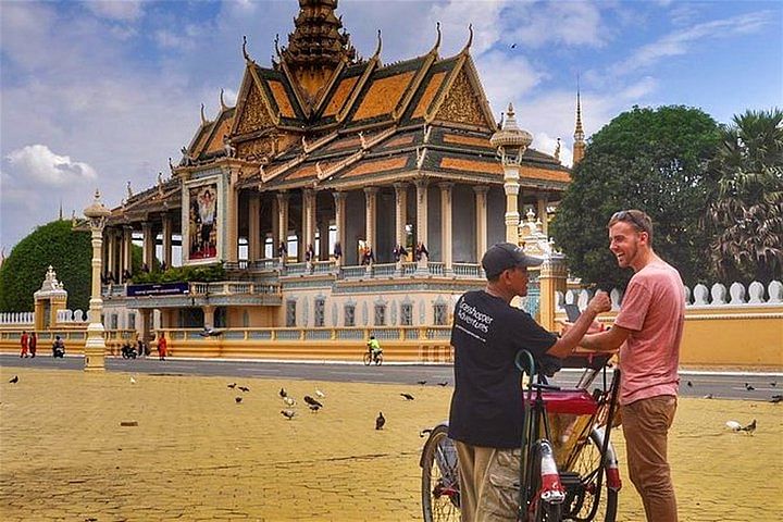 Discover Cambodia: Angkor Temples & Phnom Penh Tour with Floating Village