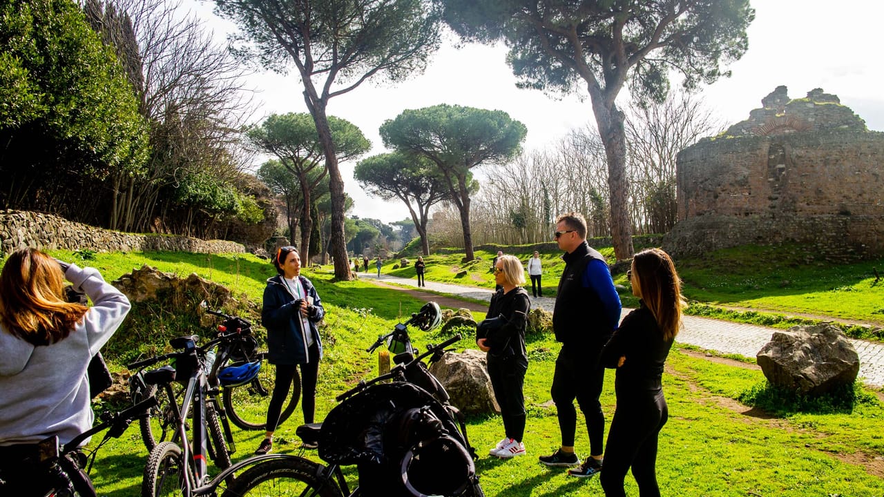 Street Food Private e-Bike Tour	 3