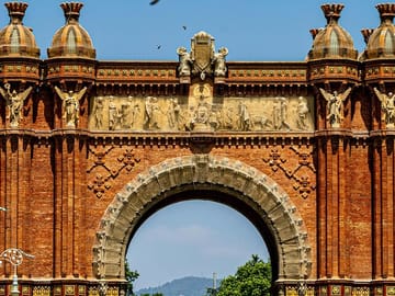 Private Full Day Car Tour of Barcelona's Iconic Sights