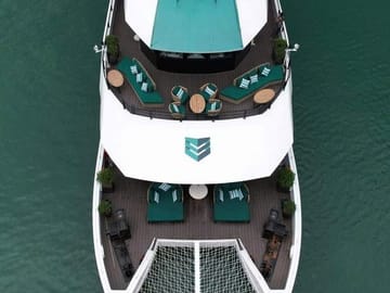 Luxury Catamaran Cruise Tour in Ha Long Bay and Lan Ha Bay