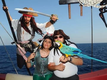 Alanya Grand Pirate Boat Tour with Lunch and Drinks