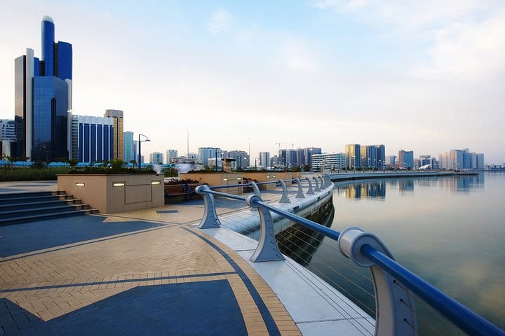abu dhabi corniche tour