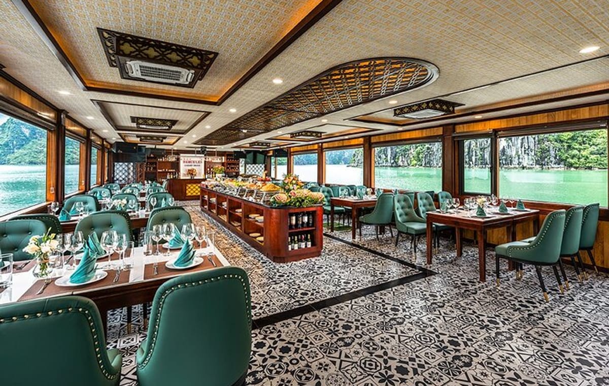 Halong Bay Luxury Cruise Day Trip with Hercules From Hanoi: