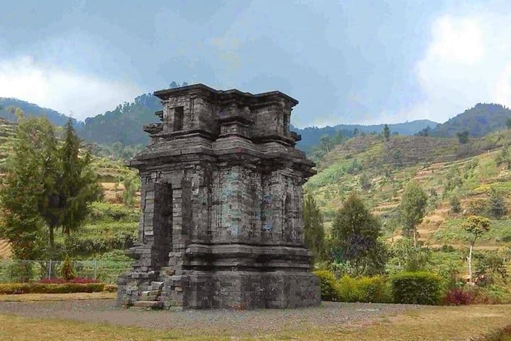 Dieng Plateau Sunrise and Borobudur Tour