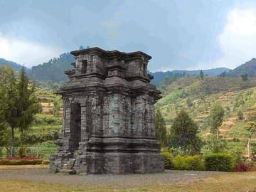 Arjuna Temmple-Dieng Plateau