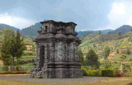 Dieng Plateau Sunrise and Borobudur Tour
