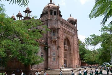 Chennai City Tour: Explore Key Landmarks in a Day