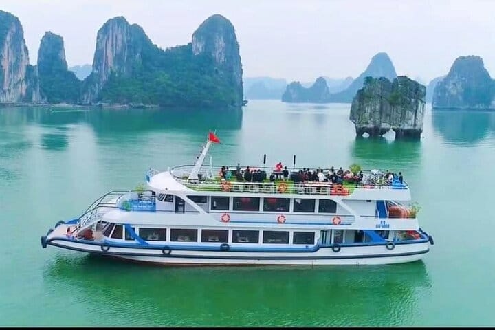 BEST SELLER – Halong Luxury Day Cruise – Great 1 Day Tour on Bay
