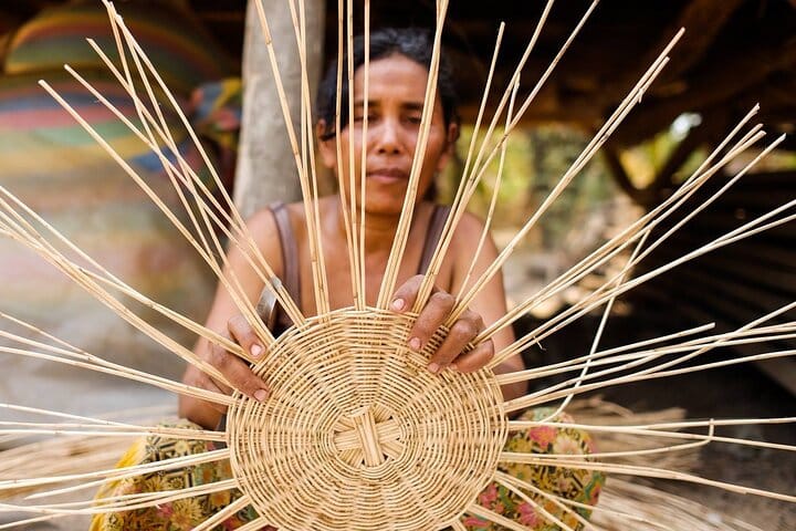 Half-Day Siem Reap Town Shopping Tour Plus local Meal