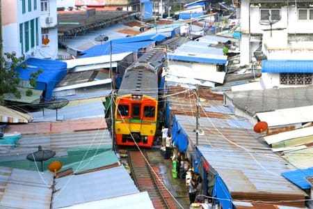 Maeklong Risky Market and Amphawa Floating Market
