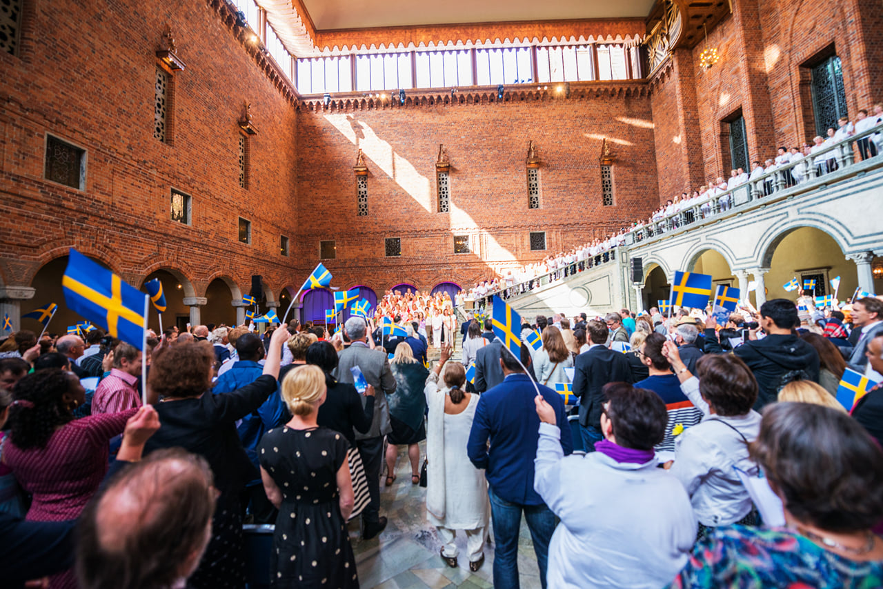 Private VIP Stockholm City Tour – Car, Guide, Snacks & Water Incl 2