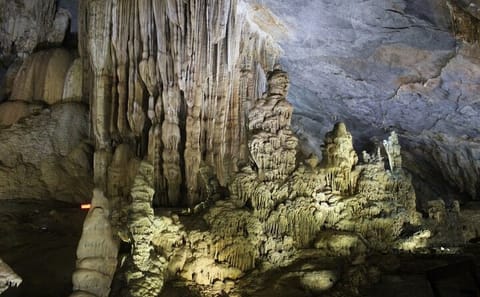 Full-Day Historical and Scenic Tour to Phong Nha Cave from Hue