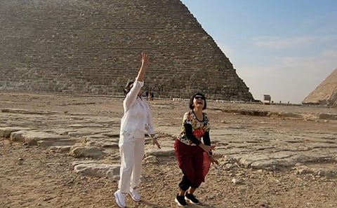 Giza Pyramids Tour with Breakfast or Lunch at 9 Lounge