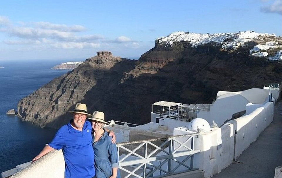 Private 5-Hour Santorini Highlights Tour with Local Guide