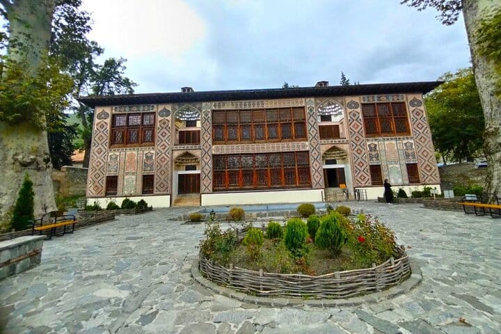 Sheki-Khan_Palace-Unesco Sheki-Khan Chinar