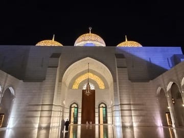 Evening Tour of Muscat's Iconic Landmarks by Minivan