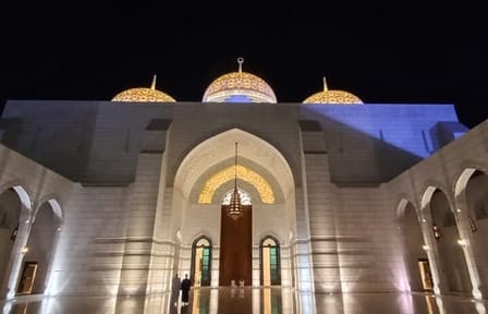 Evening Tour of Muscat's Iconic Landmarks by Minivan