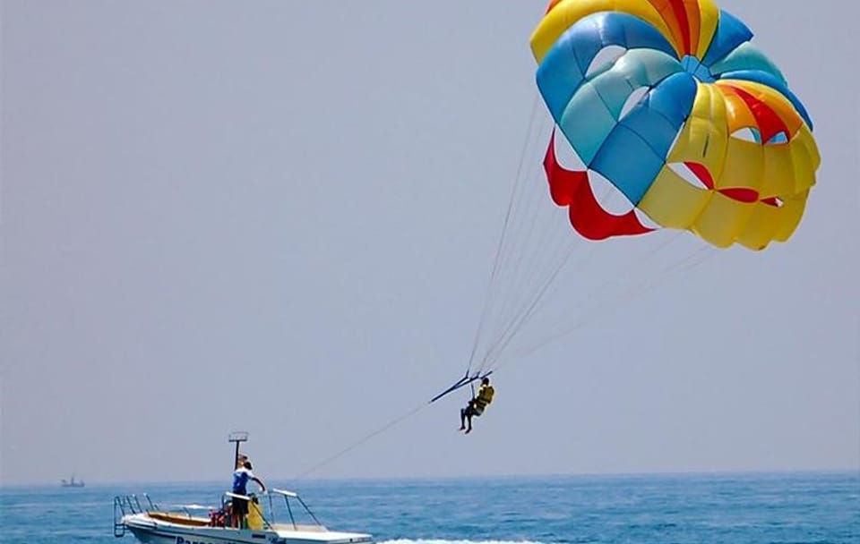 Parasailing Adventure Over Hurghada's Stunning Coastline