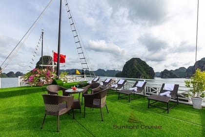 Halong Deluxe Cruise 2D/1N: Kayaking, Swimming, Cave, Titop island & Full Meals