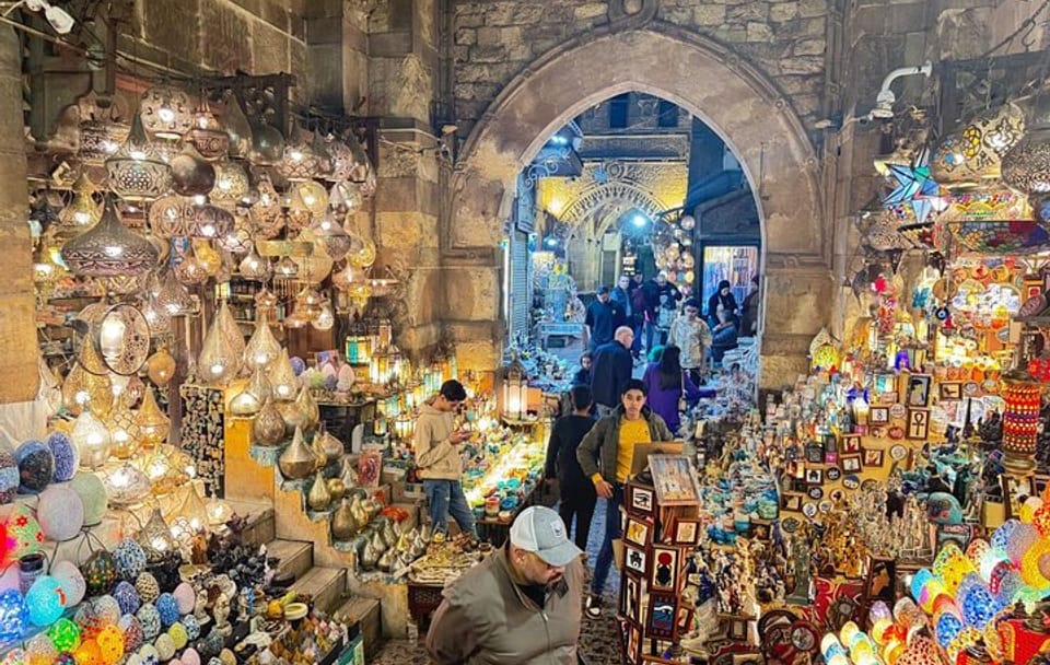 Giza Pyramids, Egyptian Museum & Khan El Khalili Tour