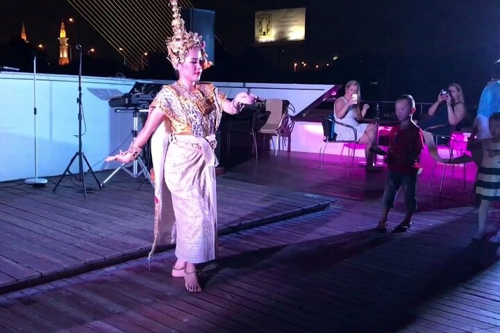 Wonderful Pearl: Evening Dinner Cruise on Chao Phraya River 9