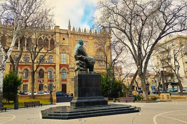Baku city tour-Palace of the Shirvanshahs-Baku Ferris Wheel-Fountain Square-Highland Park-miniature book museum-VLA