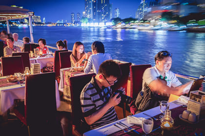 Chaophraya Dinner Cruise: An Amazing Evening on the River