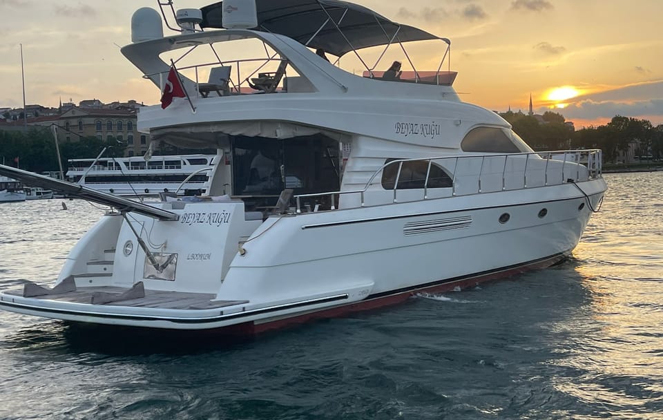 Private Bosphorus Yacht Tour with Views of Istanbul Landmarks