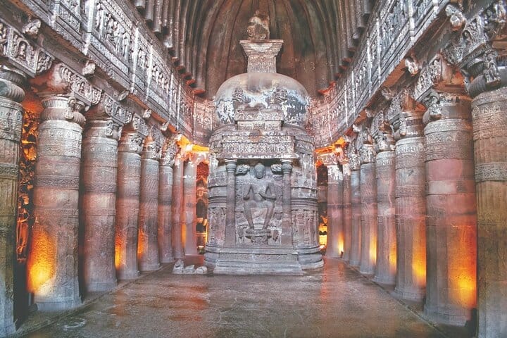 Ancient Caves, Forts, Taj & Temples Expedition