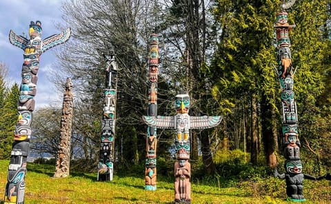 Vancouver Day Tour: Explore Unique Highlights in Comfort