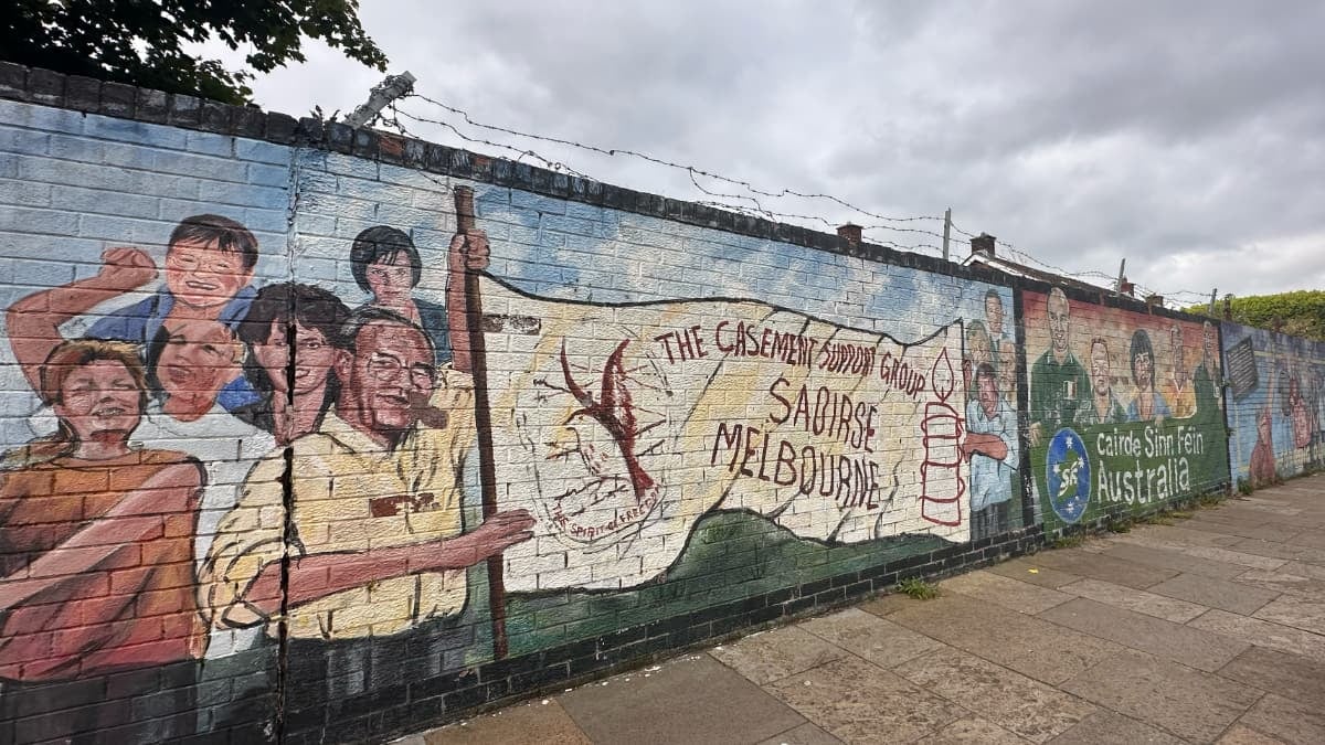 Dublin to Belfast: Titanic Quarter, Peace Walls & Giant Murals (Full-Day Tour) 2