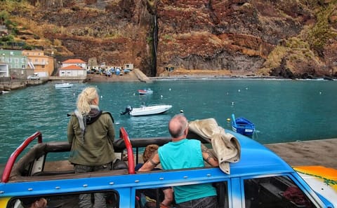 Southwest Madeira Full-Day 4x4 Tour to Calheta and Jardim do Mar