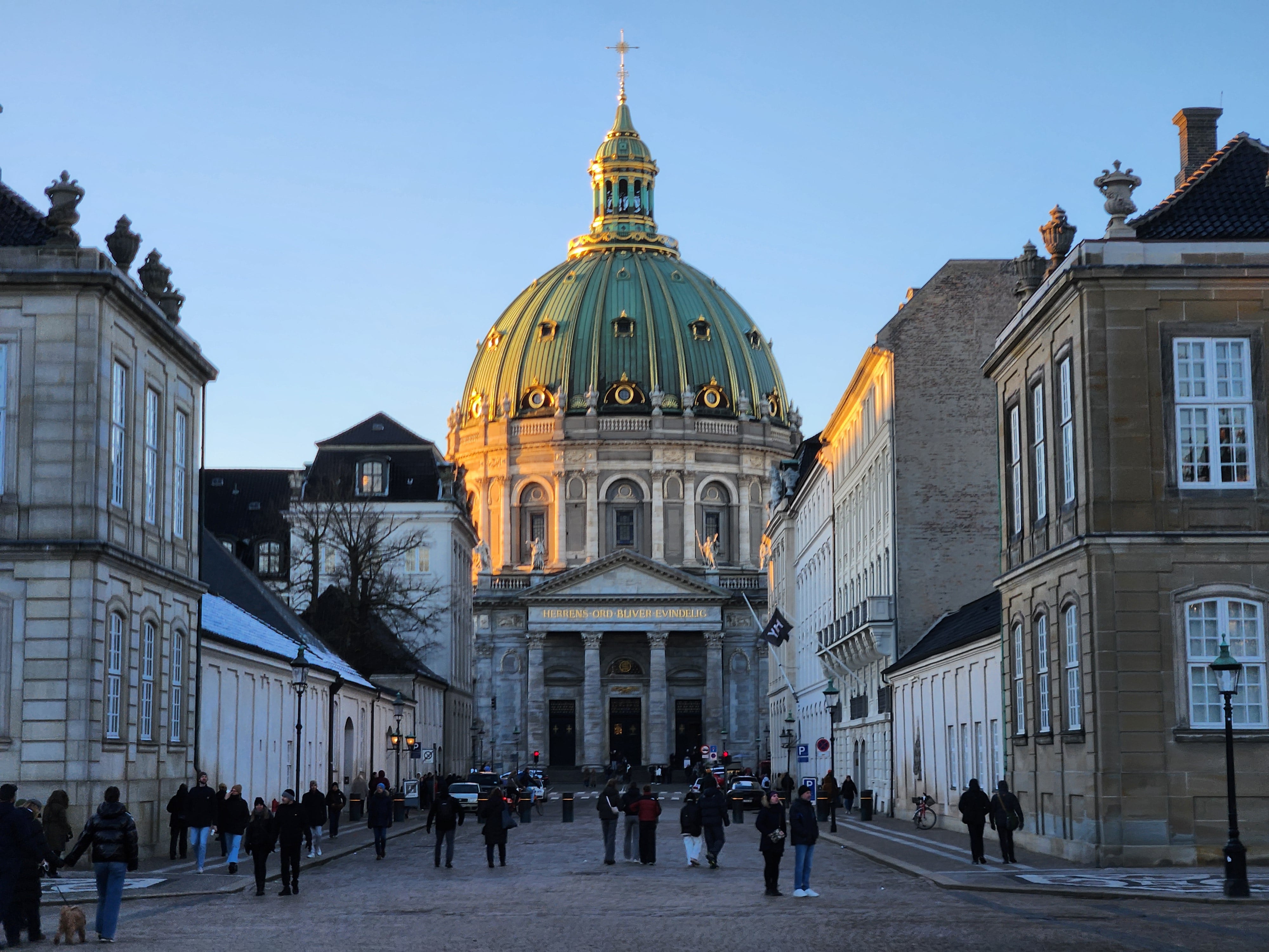 Guided walking tours at The Marble Church with a small group, local guide, Amalienborg Palace